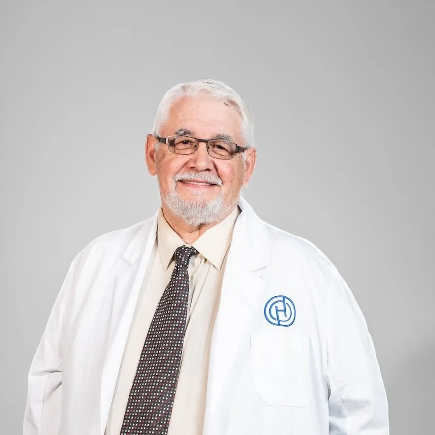 Dr. Francisco Cecena, Director of Oncology at Oasis of Hope. Dr. Cecena leads the oncology department, overseeing the integration of advanced immunotherapy protocols and clinical research to ensure the highest standard of patient care.